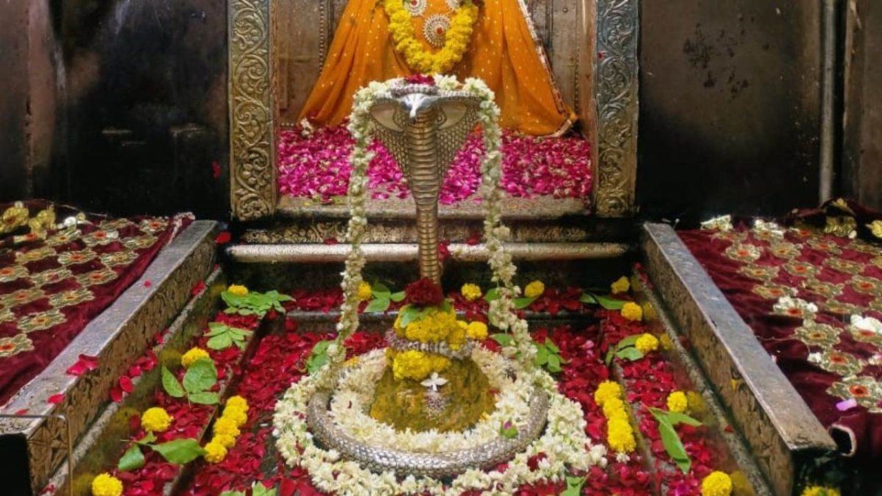 मध्य प्रदेशातील खंडवा याठिकाणचे आठवे ओंकारेश्वर ज्योतिर्लिंग (Omkareshwar Jyotirlinga)